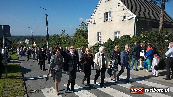 Zdjęcie w galerii na portalu naszraciborz.pl: Brzezie to potęga! Huczne dożynki miejskie 2014. Wspaniały korowód wiadomości z regionu