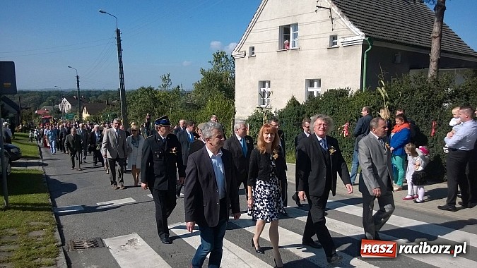 Zdjęcie w galerii na portalu naszraciborz.pl: Brzezie to potęga! Huczne dożynki miejskie 2014. Wspaniały korowód wiadomości z regionu