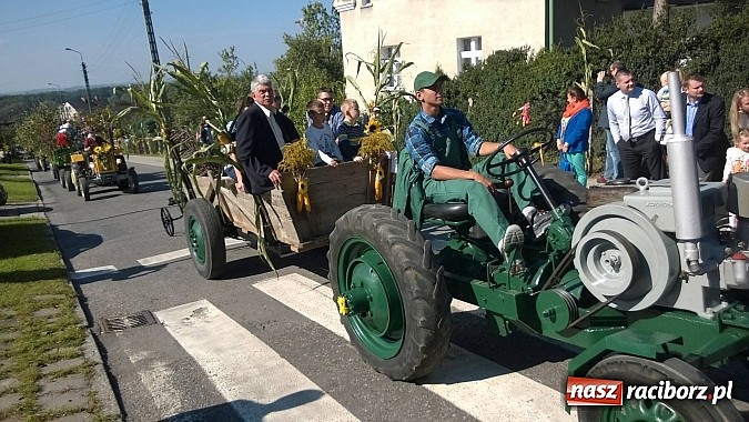 Zdjęcie w galerii na portalu naszraciborz.pl: Brzezie to potęga! Huczne dożynki miejskie 2014. Wspaniały korowód wiadomości z regionu