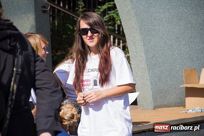 Zdjęcie w galerii na portalu naszraciborz.pl: Zerwijmy Łańcuchy w Parku Roth wiadomości z regionu