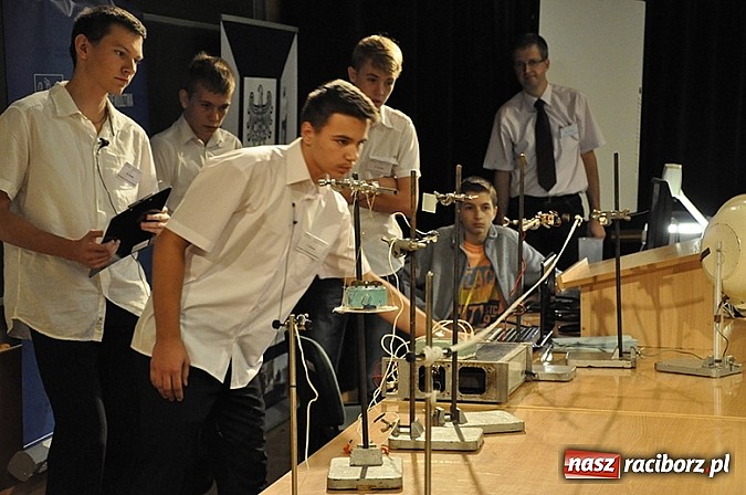 Zdjęcie w galerii na portalu naszraciborz.pl: Gimnazjaliści z Pietrowic Wielkich na Festiwalu Science on Stage 6 w Poznaniu wiadomości z regionu