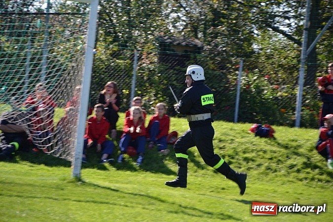 Zdjęcie w galerii na portalu naszraciborz.pl: Zawody sportowo-pożarnicze gminy Krzyżanowice. Hat-trick Roszkowa.  wiadomości z regionu