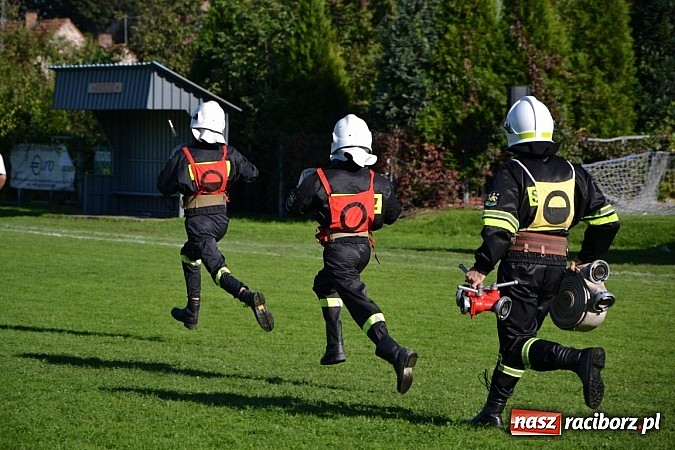 Zdjęcie w galerii na portalu naszraciborz.pl: Zawody sportowo-pożarnicze gminy Krzyżanowice. Hat-trick Roszkowa.  wiadomości z regionu