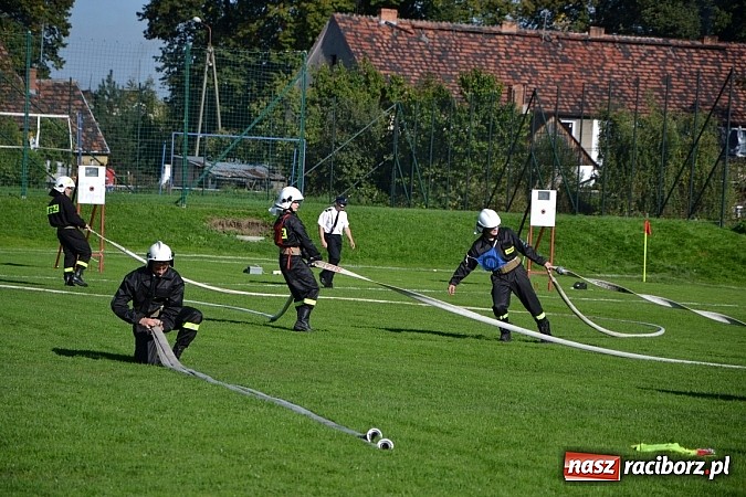 Zdjęcie w galerii na portalu naszraciborz.pl: Zawody sportowo-pożarnicze gminy Krzyżanowice. Hat-trick Roszkowa.  wiadomości z regionu