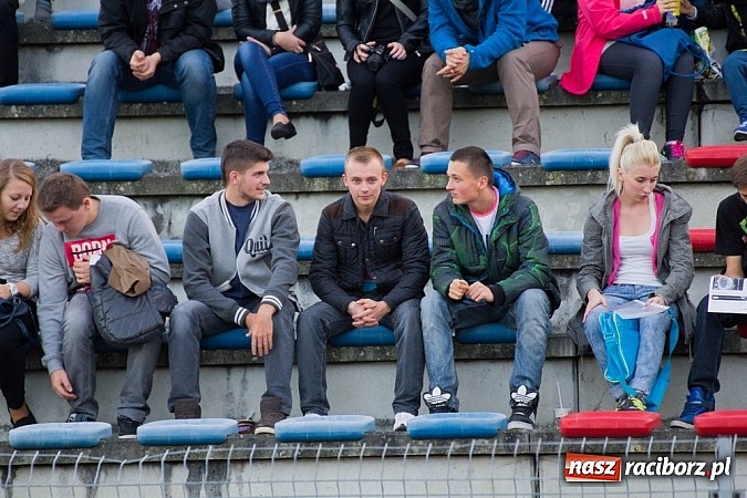 Zdjęcie w galerii na portalu naszraciborz.pl: Niesamowite kaskaderskie show Flott Stunts Team  wiadomości z regionu