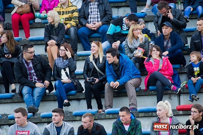 Zdjęcie w galerii na portalu naszraciborz.pl: Niesamowite kaskaderskie show Flott Stunts Team  wiadomości z regionu