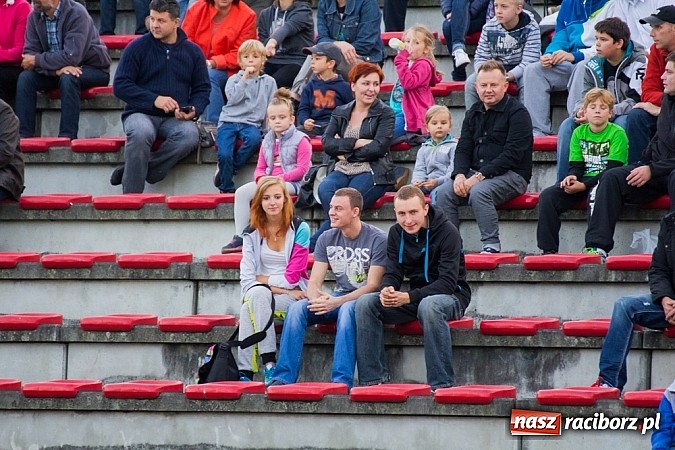 Zdjęcie w galerii na portalu naszraciborz.pl: Niesamowite kaskaderskie show Flott Stunts Team  wiadomości z regionu