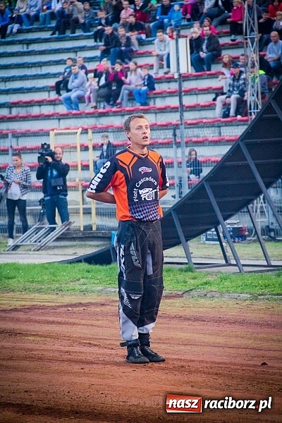 Zdjęcie w galerii na portalu naszraciborz.pl: Niesamowite kaskaderskie show Flott Stunts Team  wiadomości z regionu