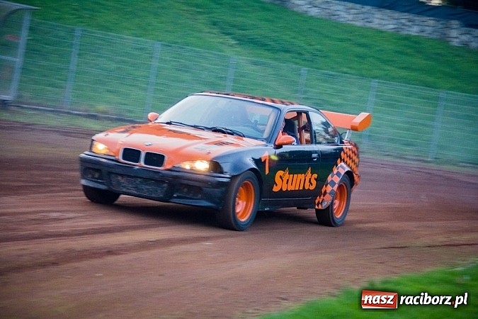 Zdjęcie w galerii na portalu naszraciborz.pl: Niesamowite kaskaderskie show Flott Stunts Team  wiadomości z regionu