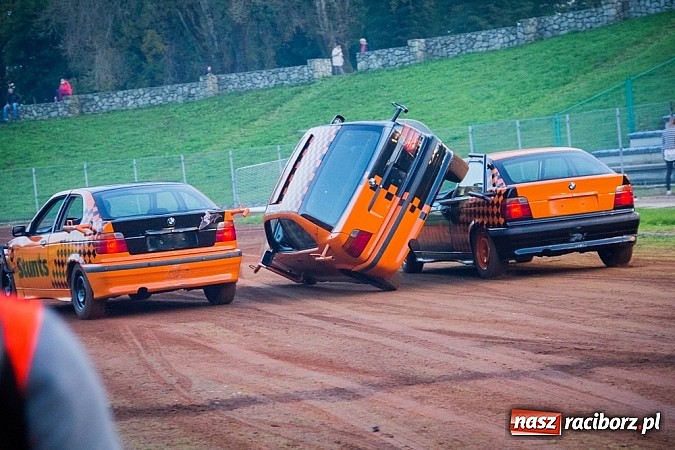 Zdjęcie w galerii na portalu naszraciborz.pl: Niesamowite kaskaderskie show Flott Stunts Team  wiadomości z regionu