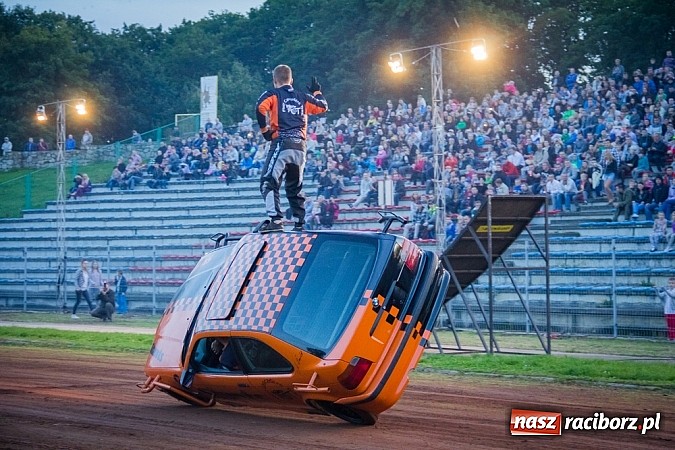 Zdjęcie w galerii na portalu naszraciborz.pl: Niesamowite kaskaderskie show Flott Stunts Team  wiadomości z regionu