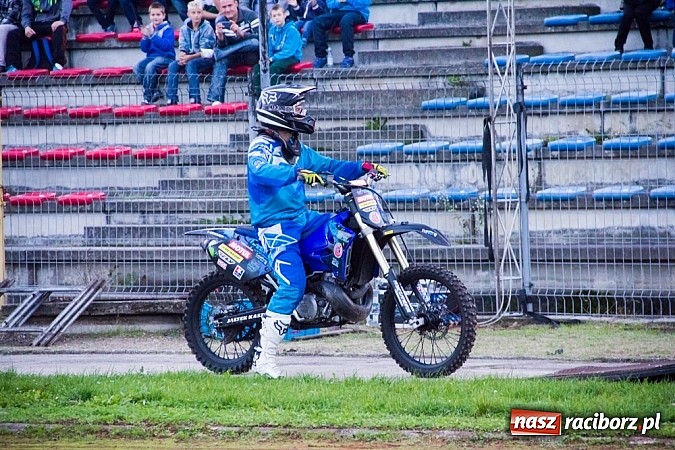 Zdjęcie w galerii na portalu naszraciborz.pl: Niesamowite kaskaderskie show Flott Stunts Team  wiadomości z regionu