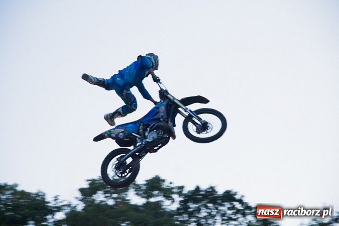 Zdjęcie w galerii na portalu naszraciborz.pl: Niesamowite kaskaderskie show Flott Stunts Team  wiadomości z regionu