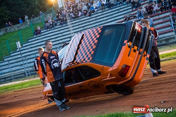 Zdjęcie w galerii na portalu naszraciborz.pl: Niesamowite kaskaderskie show Flott Stunts Team  wiadomości z regionu