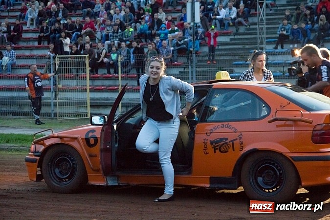 Zdjęcie w galerii na portalu naszraciborz.pl: Niesamowite kaskaderskie show Flott Stunts Team  wiadomości z regionu