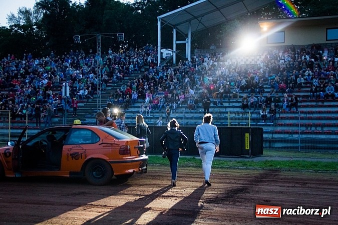 Zdjęcie w galerii na portalu naszraciborz.pl: Niesamowite kaskaderskie show Flott Stunts Team  wiadomości z regionu