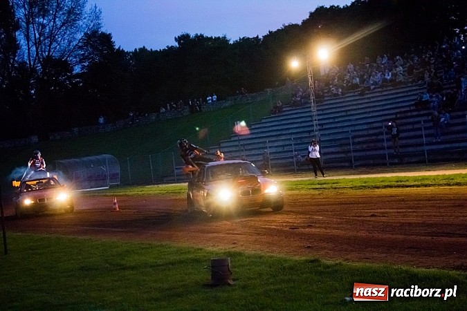 Zdjęcie w galerii na portalu naszraciborz.pl: Niesamowite kaskaderskie show Flott Stunts Team  wiadomości z regionu