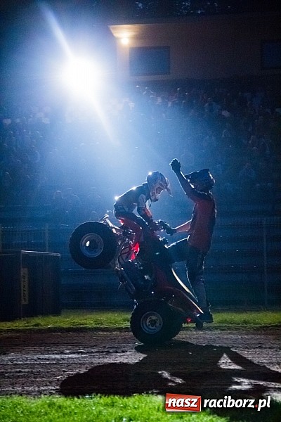 Zdjęcie w galerii na portalu naszraciborz.pl: Niesamowite kaskaderskie show Flott Stunts Team  wiadomości z regionu