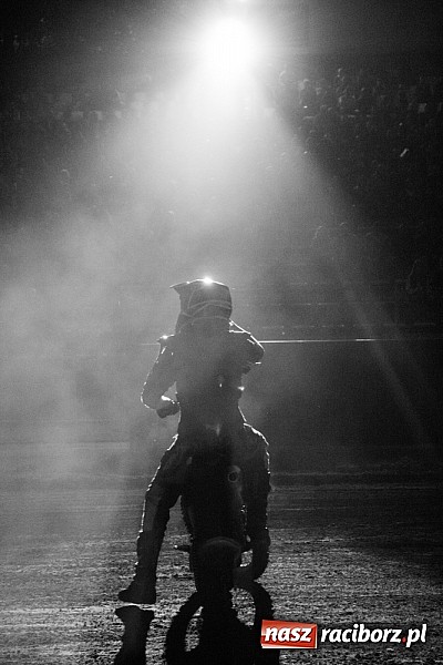 Zdjęcie w galerii na portalu naszraciborz.pl: Niesamowite kaskaderskie show Flott Stunts Team  wiadomości z regionu