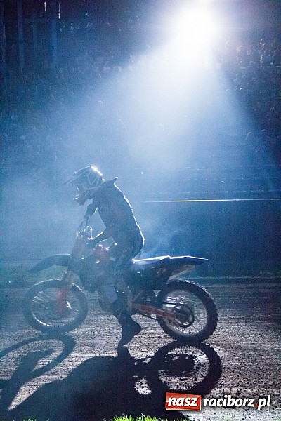 Zdjęcie w galerii na portalu naszraciborz.pl: Niesamowite kaskaderskie show Flott Stunts Team  wiadomości z regionu