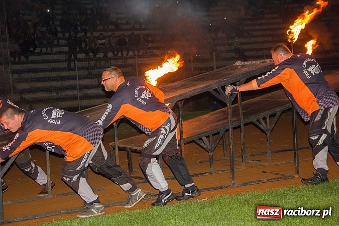 Zdjęcie w galerii na portalu naszraciborz.pl: Niesamowite kaskaderskie show Flott Stunts Team  wiadomości z regionu