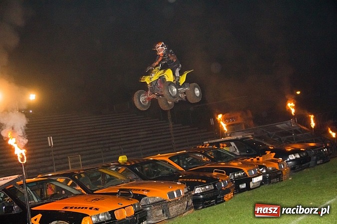 Zdjęcie w galerii na portalu naszraciborz.pl: Niesamowite kaskaderskie show Flott Stunts Team  wiadomości z regionu