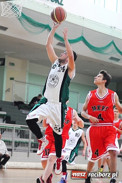 Zdjęcie w galerii na portalu naszraciborz.pl: Koszykówka: Puchar Rektora PWSZ w rękach MKS-u Otmuchów wiadomości z regionu