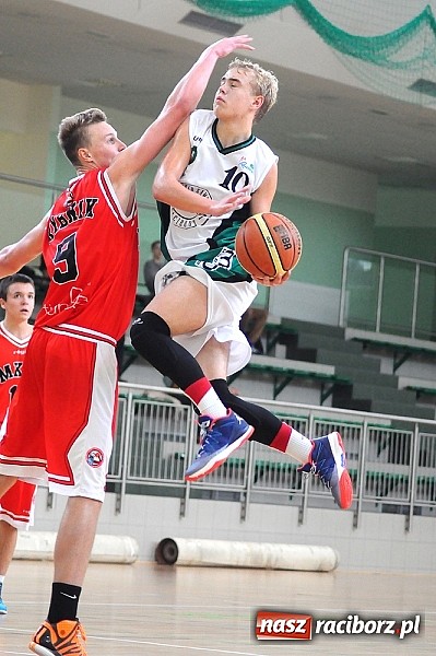 Zdjęcie w galerii na portalu naszraciborz.pl: Koszykówka: Puchar Rektora PWSZ w rękach MKS-u Otmuchów wiadomości z regionu