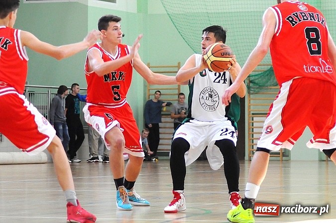 Zdjęcie w galerii na portalu naszraciborz.pl: Koszykówka: Puchar Rektora PWSZ w rękach MKS-u Otmuchów wiadomości z regionu