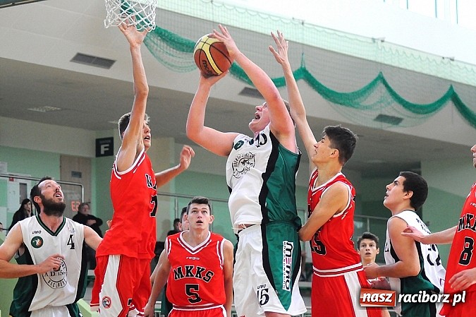 Zdjęcie w galerii na portalu naszraciborz.pl: Koszykówka: Puchar Rektora PWSZ w rękach MKS-u Otmuchów wiadomości z regionu