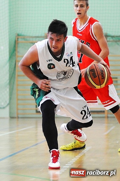 Zdjęcie w galerii na portalu naszraciborz.pl: Koszykówka: Puchar Rektora PWSZ w rękach MKS-u Otmuchów wiadomości z regionu