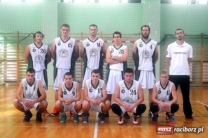 Zdjęcie w galerii na portalu naszraciborz.pl: Koszykówka: Puchar Rektora PWSZ w rękach MKS-u Otmuchów wiadomości z regionu