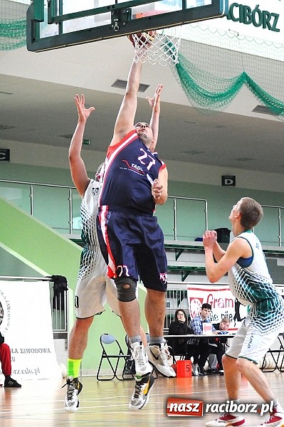 Zdjęcie w galerii na portalu naszraciborz.pl: Koszykówka: Puchar Rektora PWSZ w rękach MKS-u Otmuchów wiadomości z regionu
