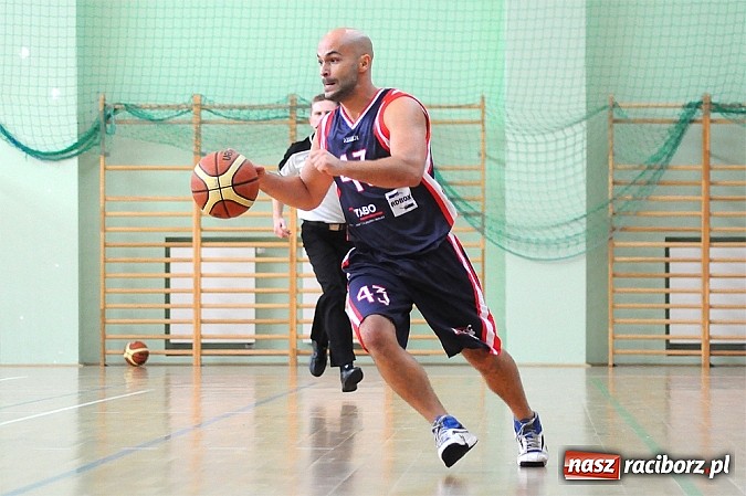 Zdjęcie w galerii na portalu naszraciborz.pl: Koszykówka: Puchar Rektora PWSZ w rękach MKS-u Otmuchów wiadomości z regionu