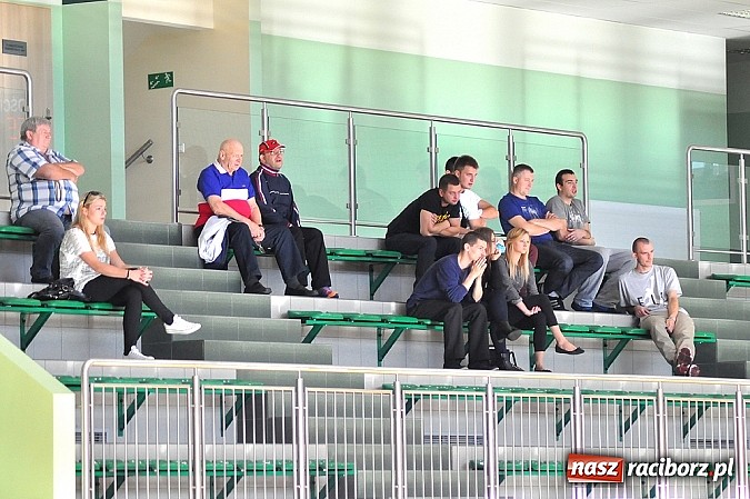 Zdjęcie w galerii na portalu naszraciborz.pl: Koszykówka: Puchar Rektora PWSZ w rękach MKS-u Otmuchów wiadomości z regionu