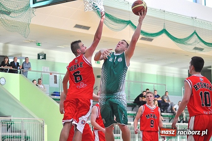 Zdjęcie w galerii na portalu naszraciborz.pl: Koszykówka: Puchar Rektora PWSZ w rękach MKS-u Otmuchów wiadomości z regionu