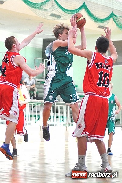 Zdjęcie w galerii na portalu naszraciborz.pl: Koszykówka: Puchar Rektora PWSZ w rękach MKS-u Otmuchów wiadomości z regionu