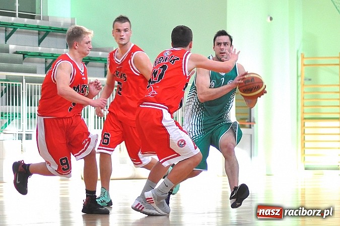 Zdjęcie w galerii na portalu naszraciborz.pl: Koszykówka: Puchar Rektora PWSZ w rękach MKS-u Otmuchów wiadomości z regionu