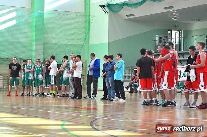 Zdjęcie w galerii na portalu naszraciborz.pl: Koszykówka: Puchar Rektora PWSZ w rękach MKS-u Otmuchów wiadomości z regionu