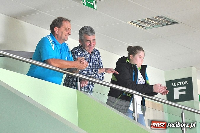 Zdjęcie w galerii na portalu naszraciborz.pl: Koszykówka: Puchar Rektora PWSZ w rękach MKS-u Otmuchów wiadomości z regionu