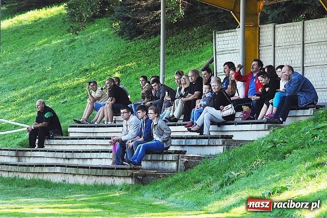 Zdjęcie w galerii na portalu naszraciborz.pl: Dziewczyny z Gamowa nie dały rady wodzisławiankom wiadomości z regionu