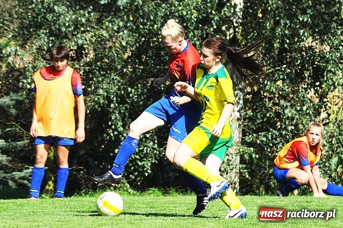 Zdjęcie w galerii na portalu naszraciborz.pl: Dziewczyny z Gamowa nie dały rady wodzisławiankom wiadomości z regionu