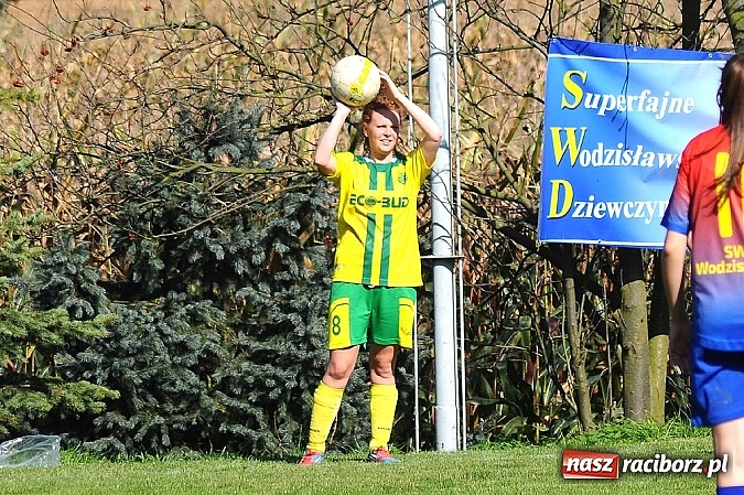 Zdjęcie w galerii na portalu naszraciborz.pl: Dziewczyny z Gamowa nie dały rady wodzisławiankom wiadomości z regionu