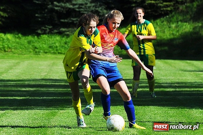 Zdjęcie w galerii na portalu naszraciborz.pl: Dziewczyny z Gamowa nie dały rady wodzisławiankom wiadomości z regionu