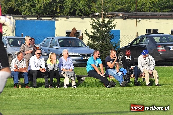 Zdjęcie w galerii na portalu naszraciborz.pl: A klasa: Zameczek obronił trzy punkty wiadomości z regionu