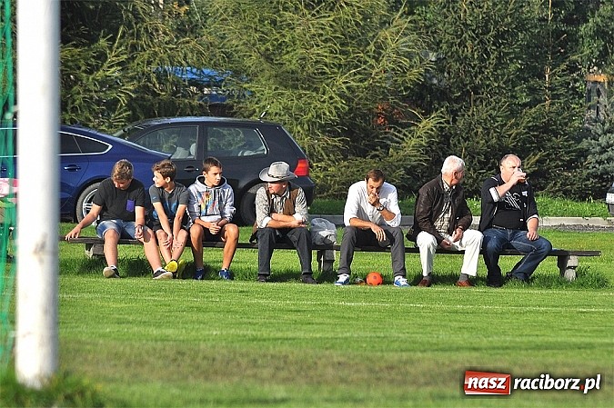 Zdjęcie w galerii na portalu naszraciborz.pl: A klasa: Zameczek obronił trzy punkty wiadomości z regionu