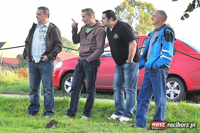 Zdjęcie w galerii na portalu naszraciborz.pl: A klasa: Zameczek obronił trzy punkty wiadomości z regionu