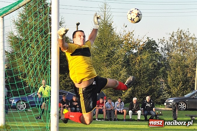 Zdjęcie w galerii na portalu naszraciborz.pl: A klasa: Zameczek obronił trzy punkty wiadomości z regionu