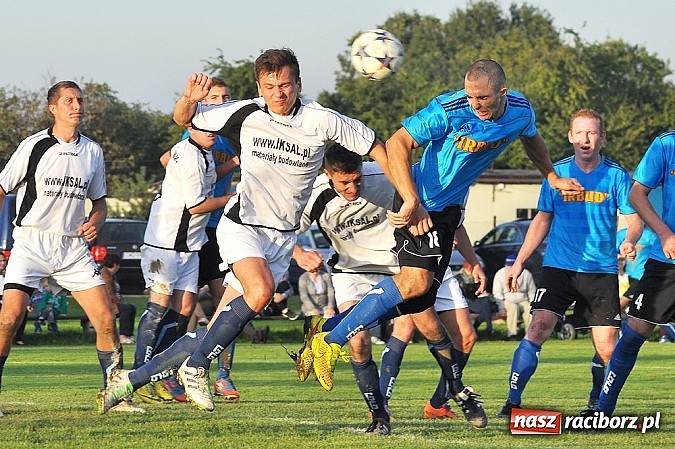 Zdjęcie w galerii na portalu naszraciborz.pl: A klasa: Zameczek obronił trzy punkty wiadomości z regionu