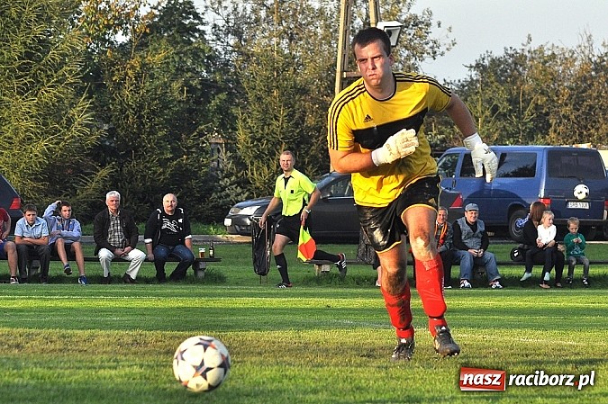 Zdjęcie w galerii na portalu naszraciborz.pl: A klasa: Zameczek obronił trzy punkty wiadomości z regionu